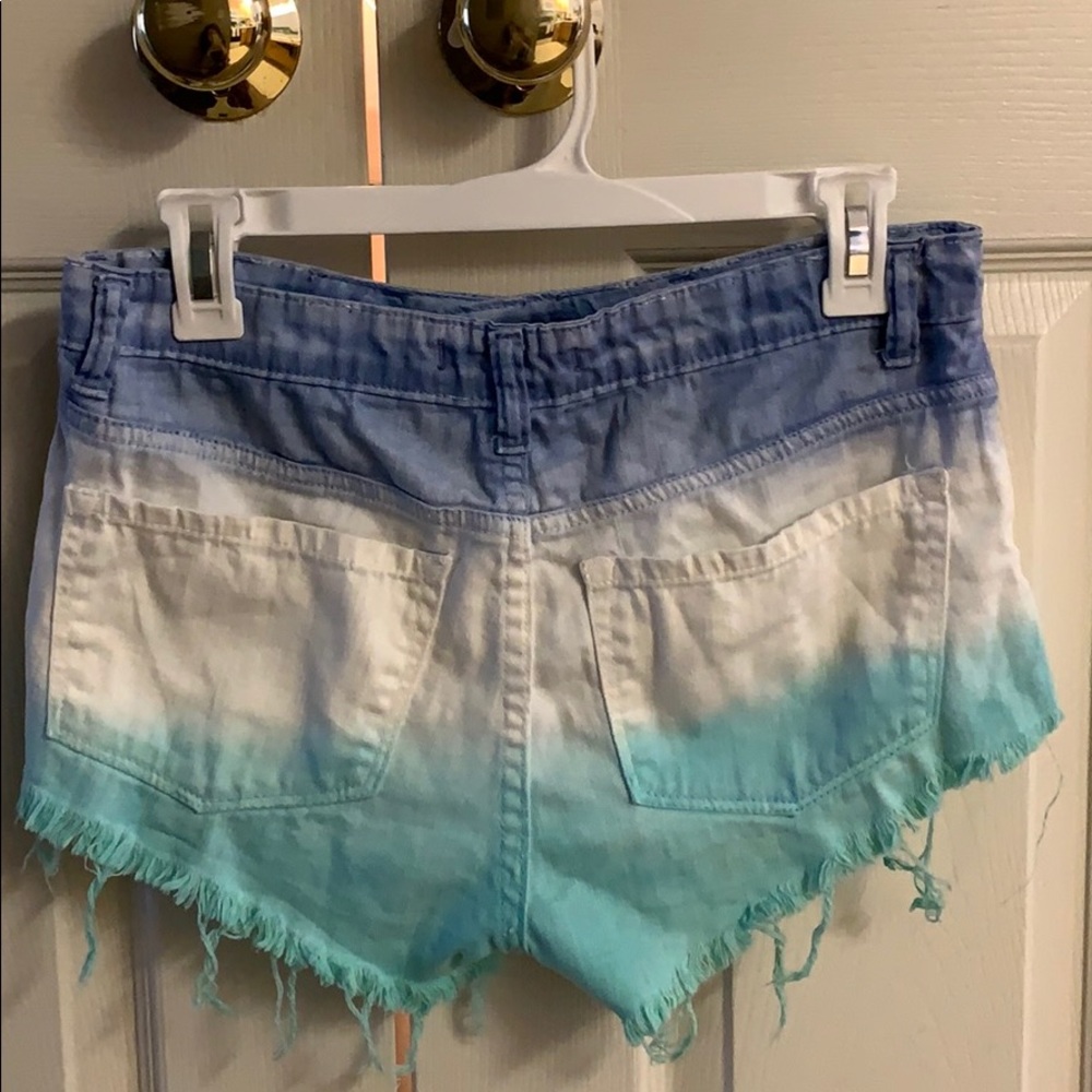 Shorts - Picture 3 of 4